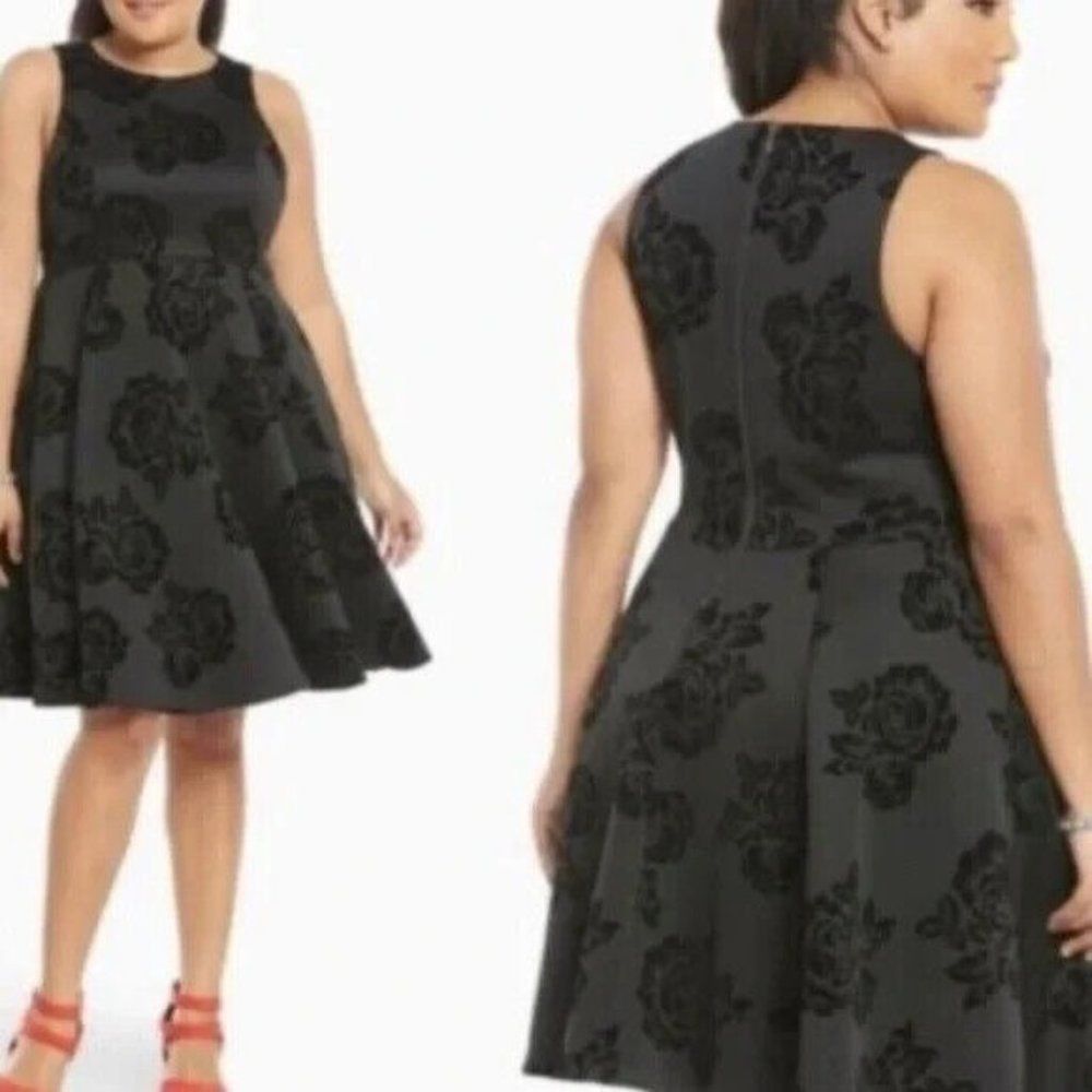 Torrid Women's Flocked Black Velvet Floral Sleeveless Skater Dress Size 18 EUC